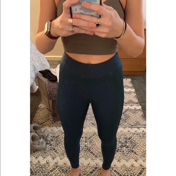 Performance+Luxury Leggings - Picture 2 of 5